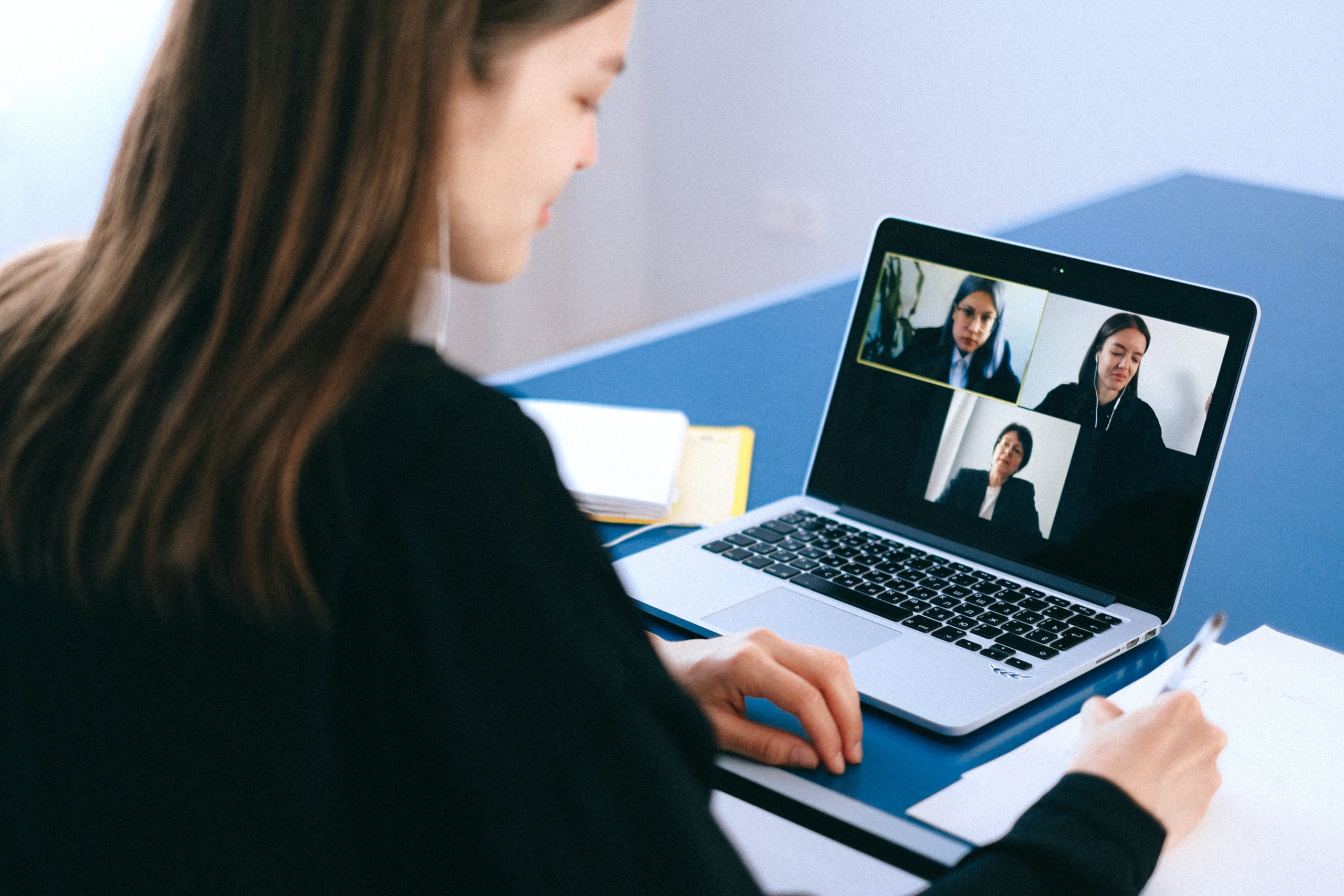 AA Meetings: In Person vs Online